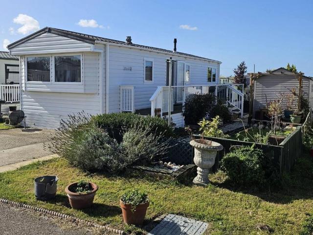 Park Home for sale in Dale Hill, Essex