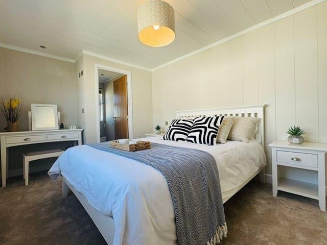 Park Home for sale in Upper Dovercourt, Dale Hill