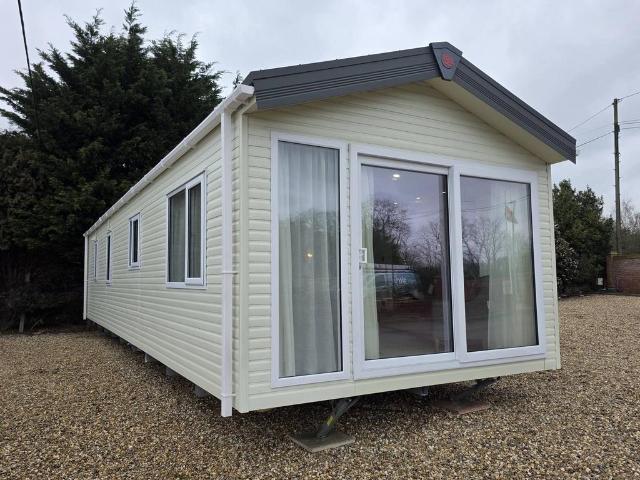 Park Home for sale in Dale Hill, Essex