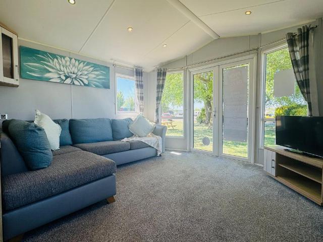 Park Home for sale in Upper Dovercourt, Dale Hill