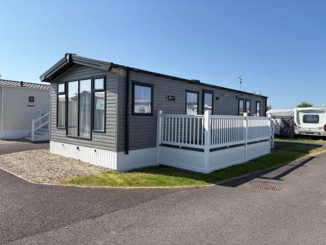 Property for sale in South Hill, Bleadon