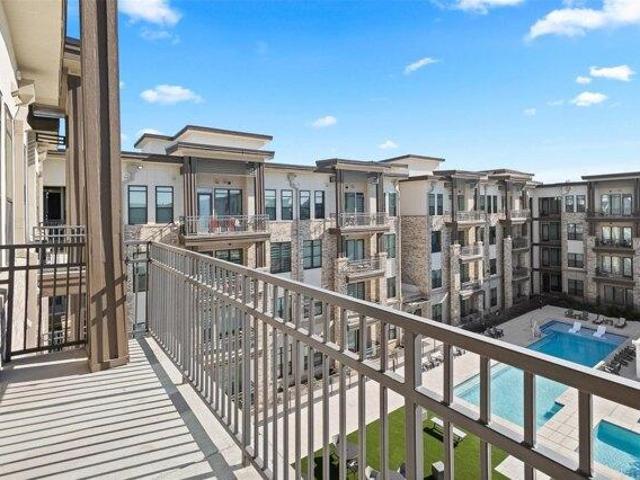 Condo for sale in Carrollton, Texas