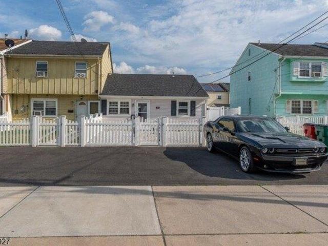 House for sale in Carteret, New Jersey