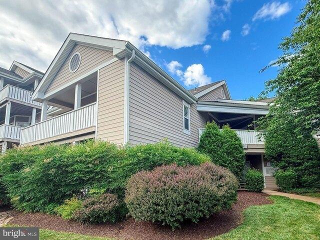 Condo for sale in Centreville