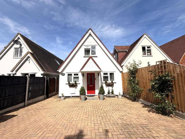 House for sale in Alton Barnes, Essex