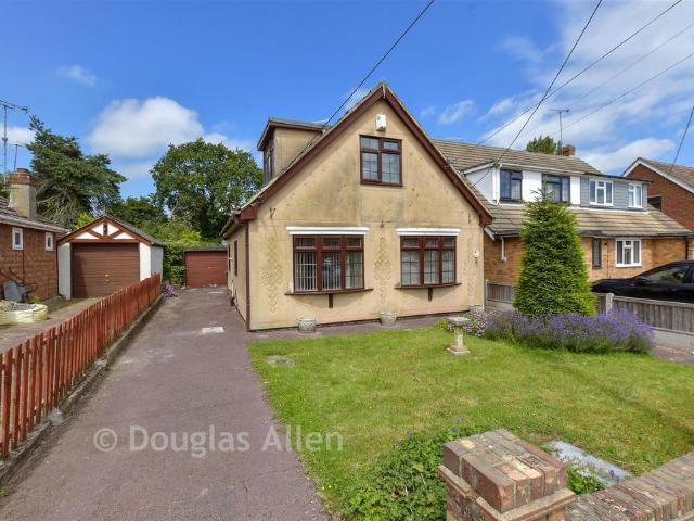 House for sale in Shotgate, Essex
