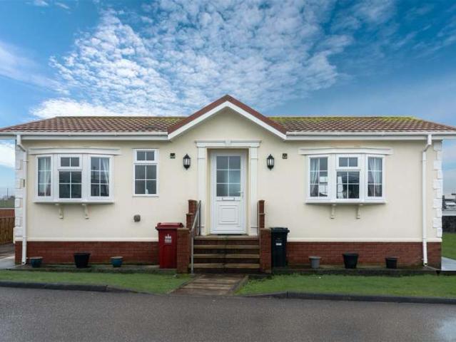 Cottage for sale in North Scale