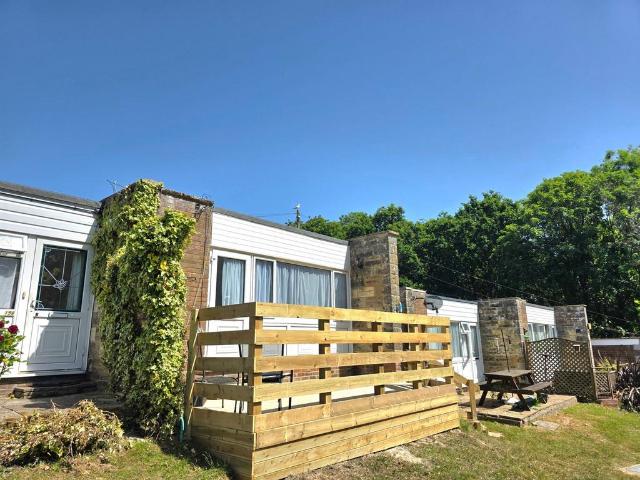 House for rent in Rew Street, Gurnard