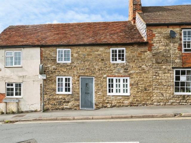 House for sale in Buckingham, Buckinghamshire