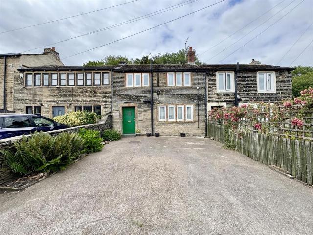 House for sale in Huddersfield, West Yorkshire