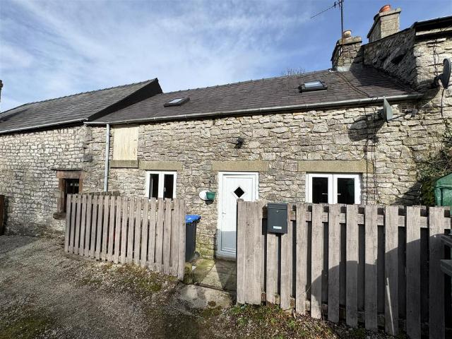 House for sale in Froggatt, East Midlands