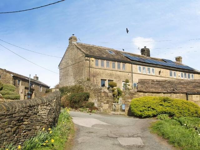 House for sale in Holme Valley, West Yorkshire