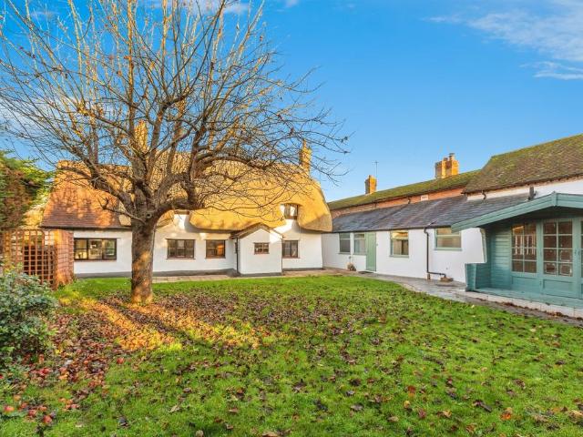 House for sale in Stone with Bishopstone and Hartwell, Buckinghamshire
