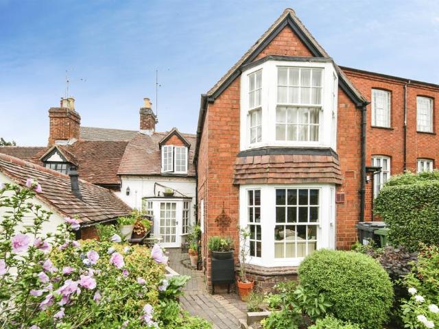 House for sale in Abbey End, Green Close