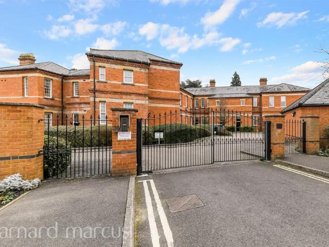 House for sale in West Ewell, Epsom