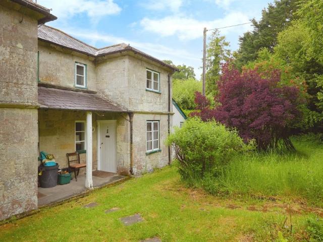 House for sale in Melbury Abbas, East Dorset