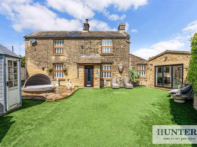 House for sale in Rawdon, West Yorkshire