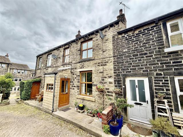 House for sale in Holme Valley, Netherthong