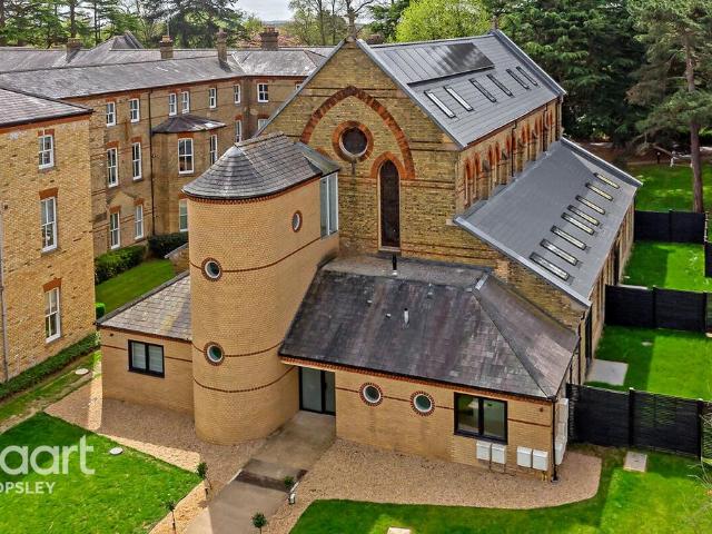 House for sale in Batchworth, Hertfordshire