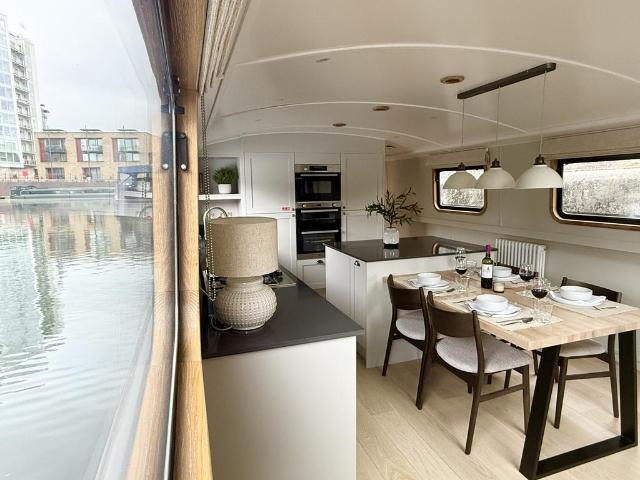 House for sale in Ratcliffe, Cat Hill