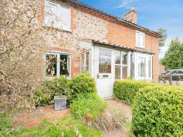 House for sale in Saxthorpe, Comers