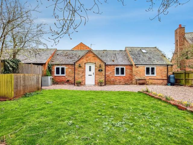 House for sale in Stanford On Avon, Leicestershire