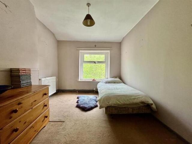 House for sale in Huddersfield, West Yorkshire