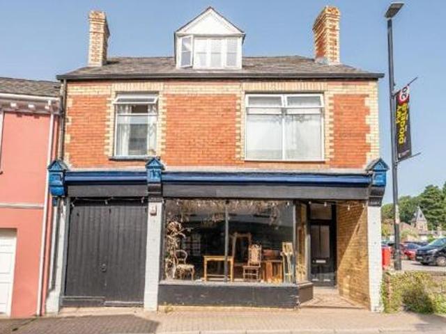 House for sale in Llanbadoc, Wales