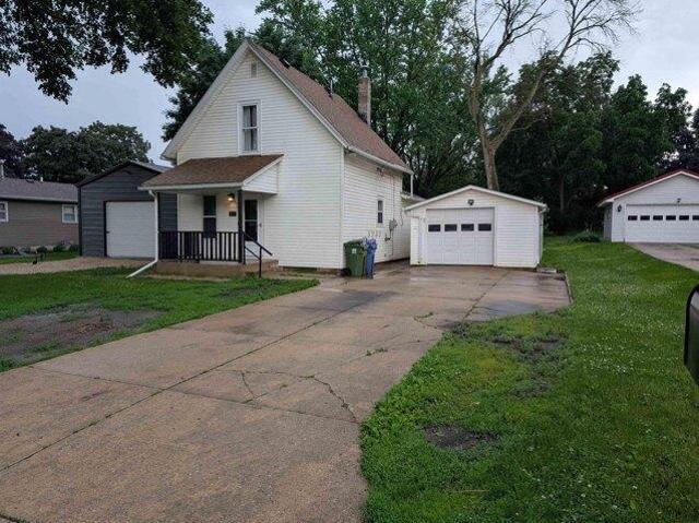 House for sale in Charles City, Iowa