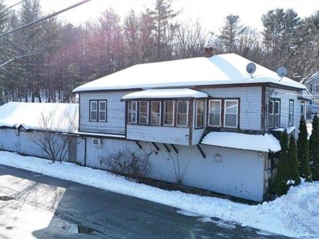 House for sale in Charlton, Massachusetts