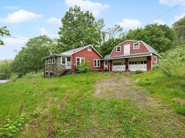 House for sale in Charlton