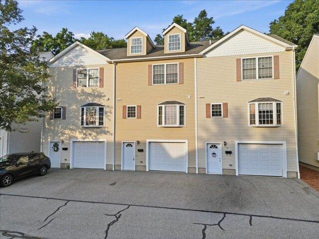 Condo for sale in Chelmsford, Massachusetts