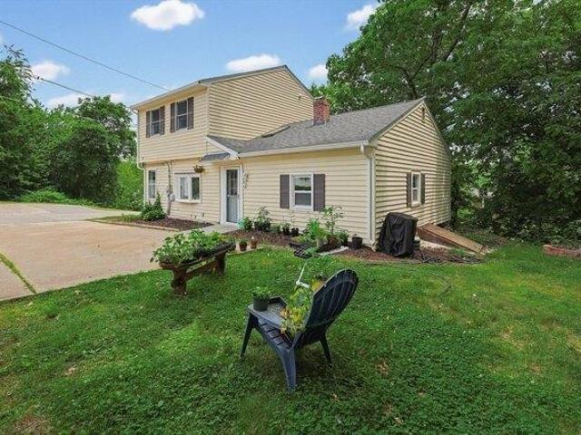 House for sale in Chelmsford, Massachusetts