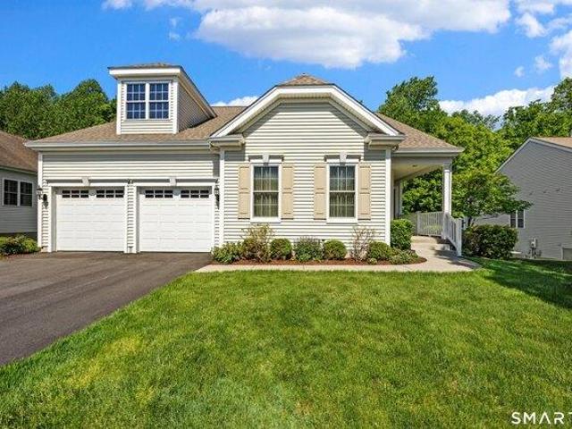 Condo for sale in Cheshire, Connecticut