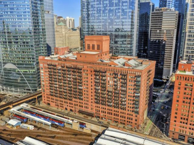 Condo for rent in Fulton River District, Chicago