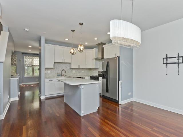Townhouse for rent in Chicago Park, Illinois