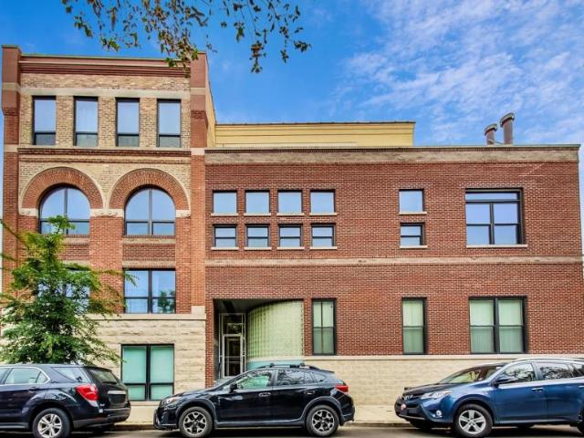 Condo for rent in Lincoln Park, Chicago