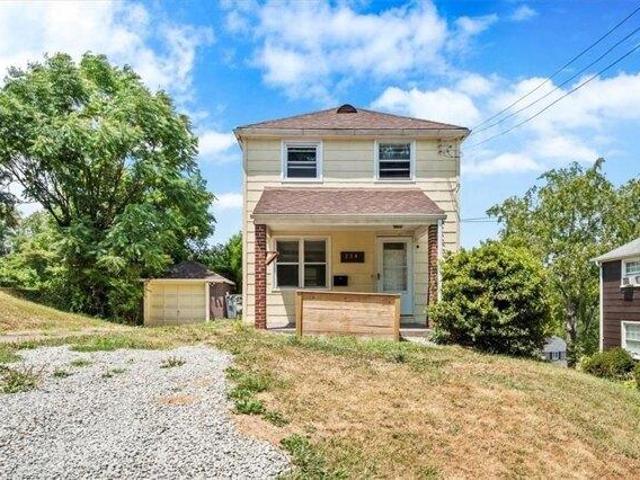 House for sale in Clairton