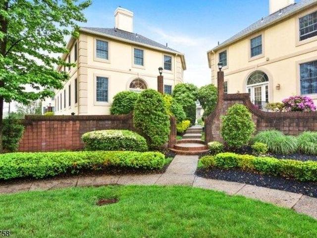 Condo for sale in Clark