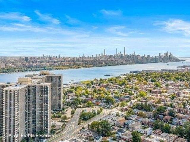 Condo for sale in Cliffside Park, New Jersey
