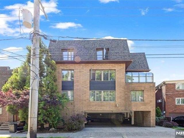 Condo for sale in Cliffside Park, New Jersey