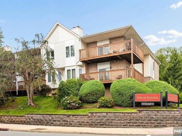 Condo for sale in Passaic, New Jersey