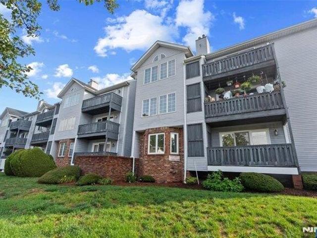 Condo for sale in Passaic, New Jersey