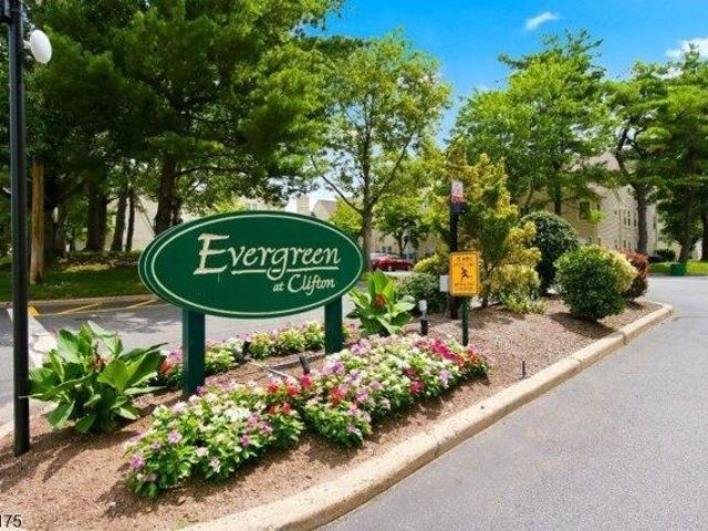 Condo for sale in Passaic, New Jersey
