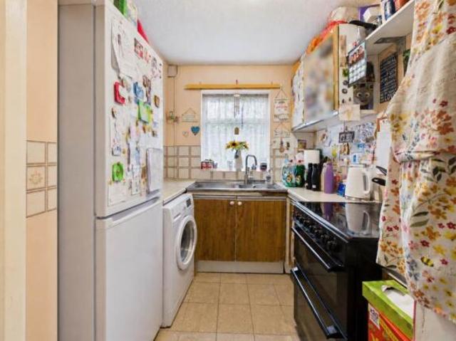 House for sale in Spring Park, Luton