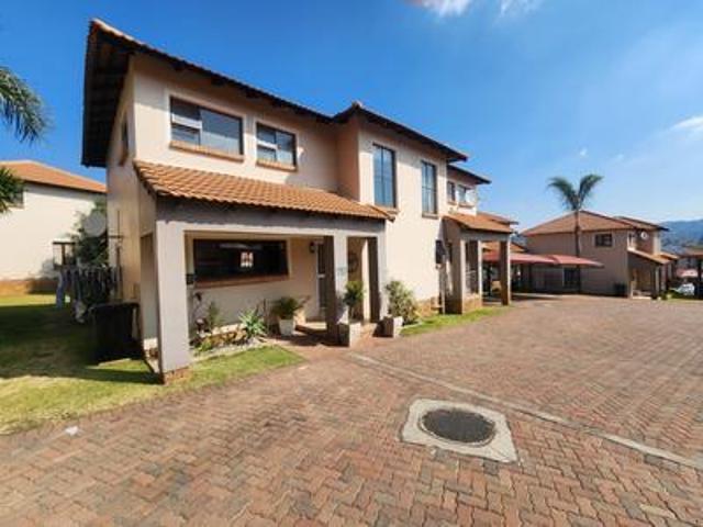 Townhouse for sale in Johannesburg, South & Alberton