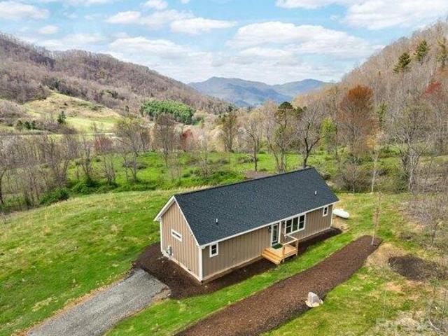House for sale in Clyde