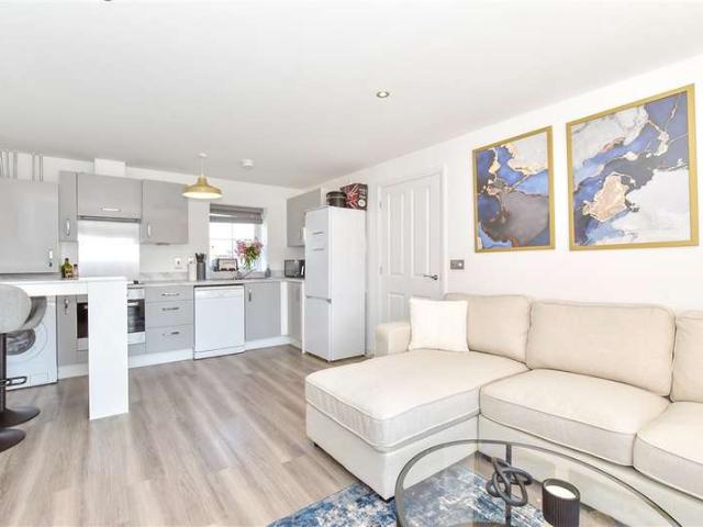 House for sale in Spring Vale, Hampshire