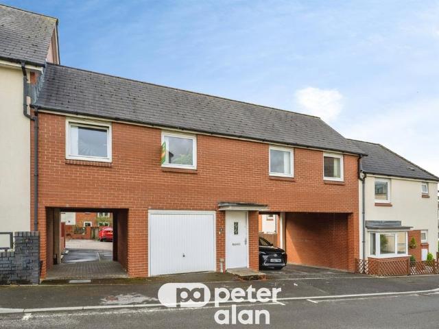 Flat for sale in Nangreaves, Wales