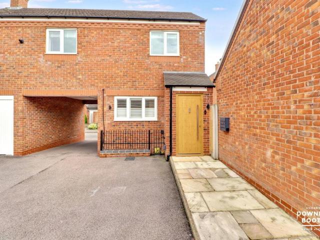 Flat for sale in Lichfield, Boley Park
